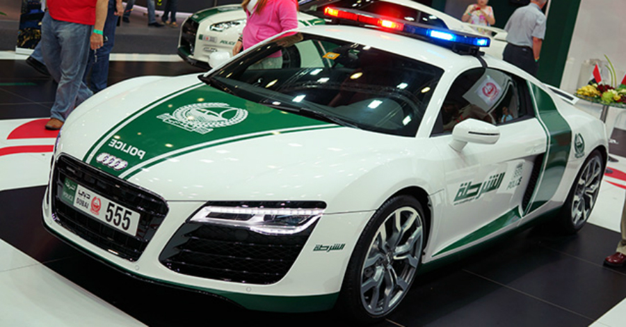 Оаэ безопасность. Полиция Дубая машины. Автопарк полиции Дубая. Audi r8 Police. Audi r8 Dubai.